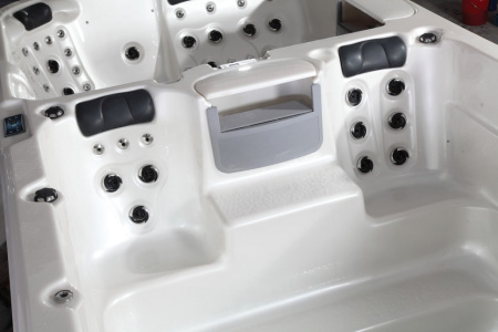 Готовый СПА бассейн с противотоком Bigeer Леоне